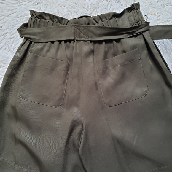 Shorts - Picture 3 of 4